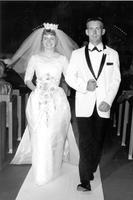 Thumbnail for 'Larson, James & Janet - 1963 - Wedding Photo'
