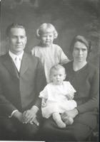 Thumbnail for 'Beyer Family - 1924 - Frank & Velma and family'