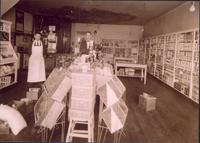 Thumbnail for 'Red & White Grocery Store - 1930 (ca.) - 4301 S Broadway'