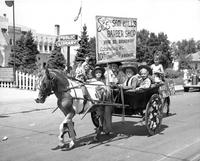 Thumbnail for 'Parade, Passing in front of City Hall - 1940 (ca.)'