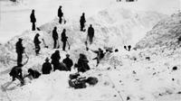 Thumbnail for 'Workers Shoveling Snow from Tracks on the Silverton Branch'